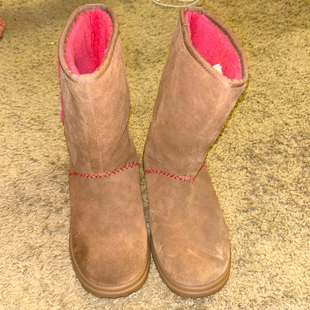 NEW UGG Womens I Heart Kisses Short Suede Boots Latte Brown/Hot Pink